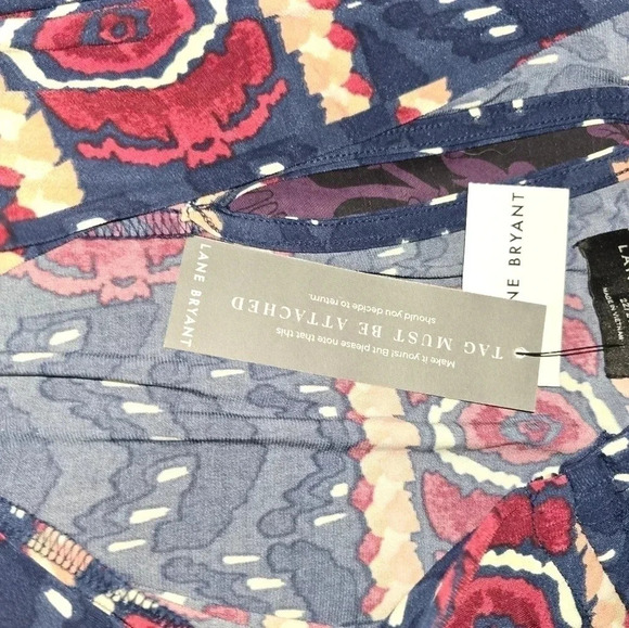 Lane Bryant Ruched-Shoulder Surplice Cropped Jumpsuit NWT 22 24 - Picture 7 of 8